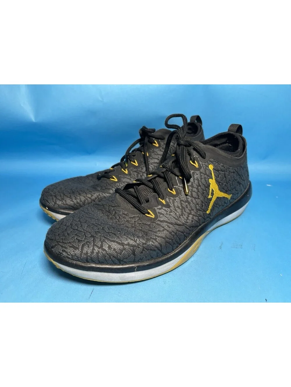Jordan Trainer Low Michigan Black Yellow Trainers Mens Size 10T